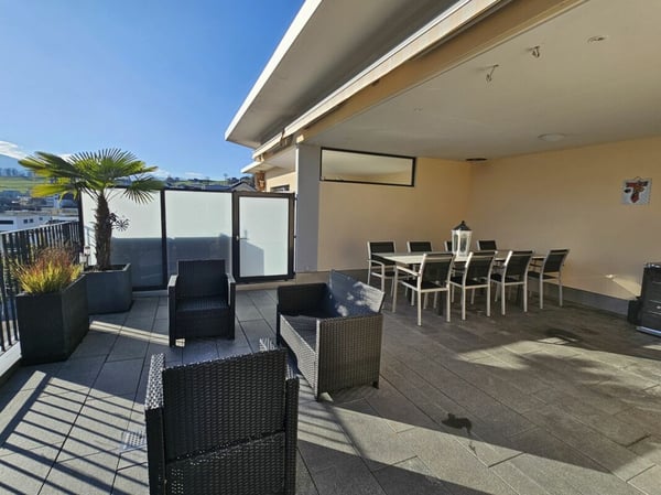 Exklusive 1.5-Zimmer-Maisonette-Wohnung an unverbaubarer Südhanglage mit spektakulärer Aussicht 4