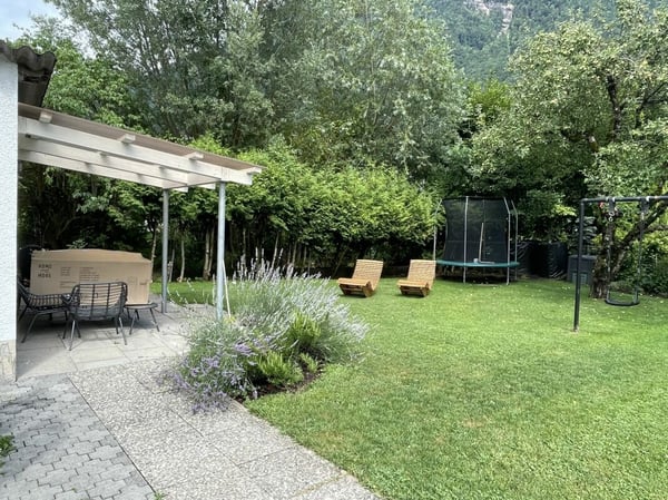 Charmanter Hausteil mit Garten 3