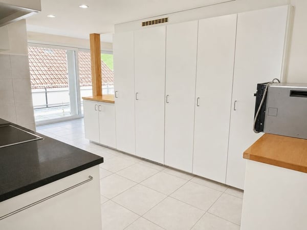 Ehemalige Sennerei mit 5,5-Zimmerwohnung, altem Stall, Garage und viel Raum für neue Ideen 12