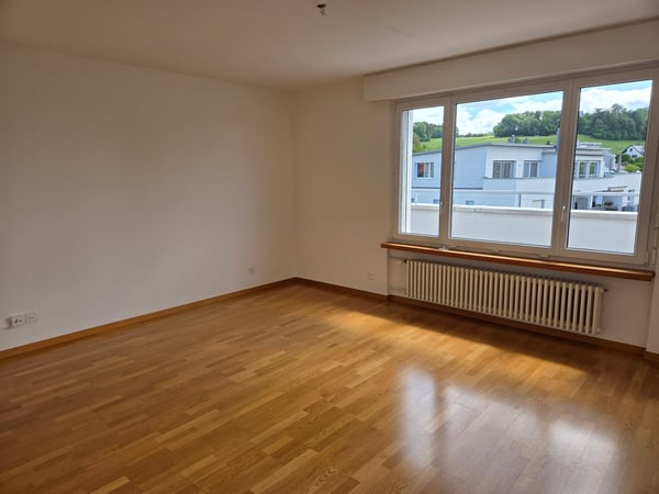 Grosszügige 4.5-Zimmer-Maisonette-Wohnung an ruhiger Lage mit traumhafter See- und Bergsicht 9