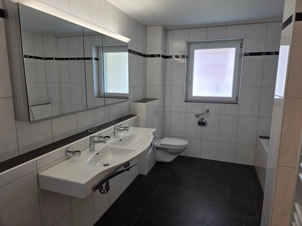 Moderne 3.5-Zimmerwohnung mit sonnigem Balkon 8