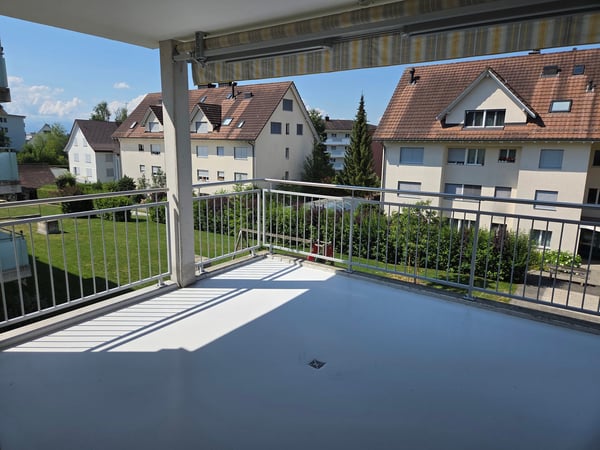 Moderne 3.5-Zimmerwohnung mit sonnigem Balkon 2