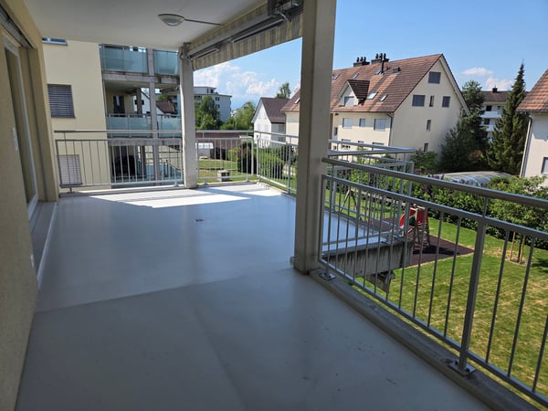 Moderne 3.5-Zimmerwohnung mit sonnigem Balkon 1