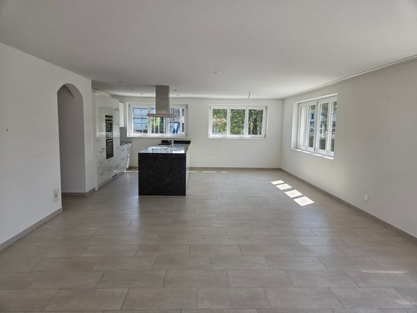 Moderne 3.5-Zimmerwohnung mit sonnigem Balkon 3