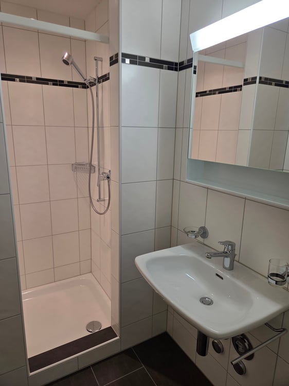 Moderne 3.5-Zimmerwohnung mit sonnigem Balkon 10