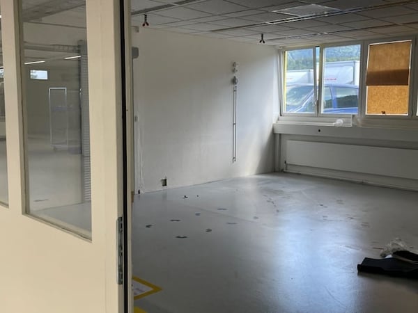 Gewerbe- und Büroflächen nahe Autobahn 17