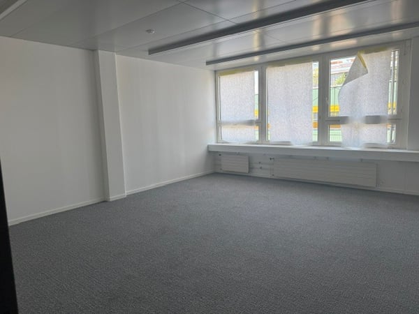 Renovierte Bürofläche für Ihr Bürokonzept (3 Räume) 7