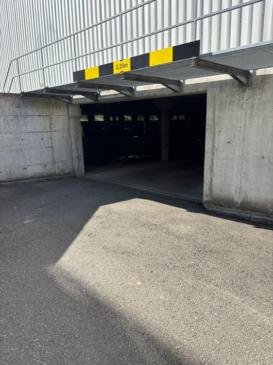 Tiefgaragenstellplatz in Dübendorf zu vermieten 4