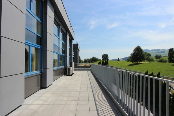 Vielseitige Gewerbe- und Bürofläche mit Lager - an attraktiver Lage in Wollerau 3