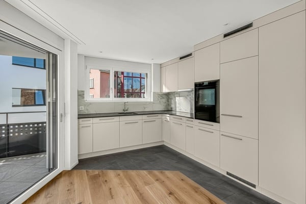 Erstvermietung - Moderne 3.5-Zimmer Wohnung an zentraler Lage 2