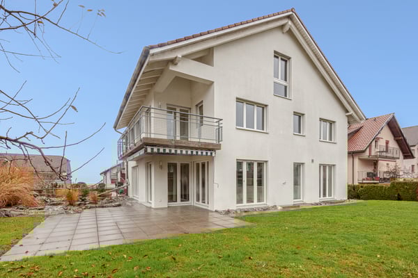 Doppel-Einfamilienhaus mit Einliegerwohnung und ausgebautem Dachgeschoss 1