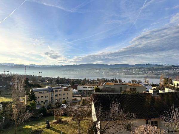 Befristet bis 30.06.2027 - Grosszügiges Einfamilienhaus mit Panoramasicht 1