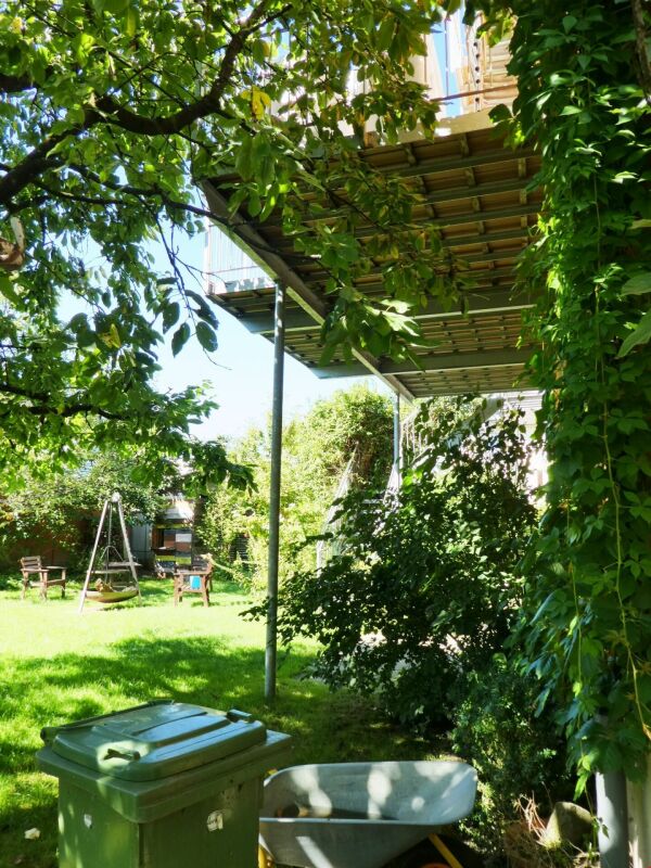 Schöner und gemütlicher mit mehr Garten als in einem EFH ...