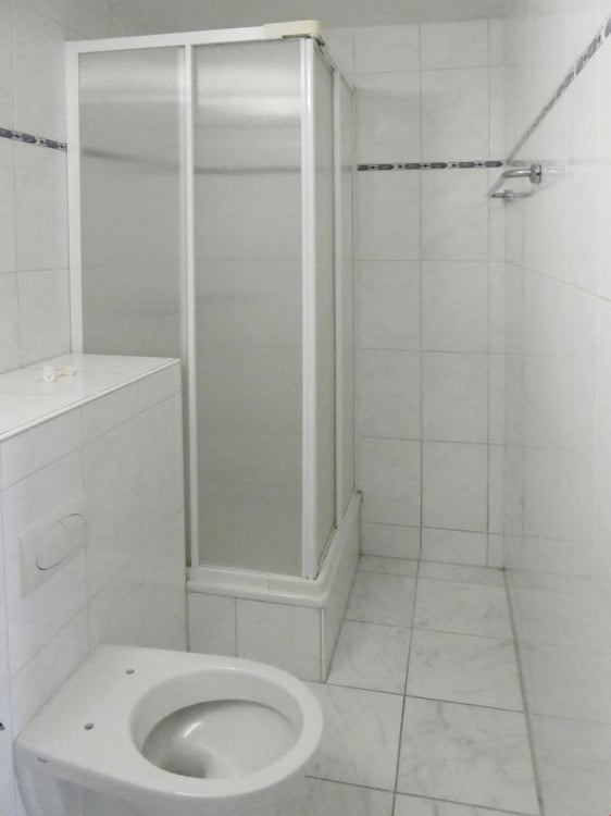Schöne, renovierte 4½ Zi-Wohnung im 3.OG hili mit 2 Balkonen 5