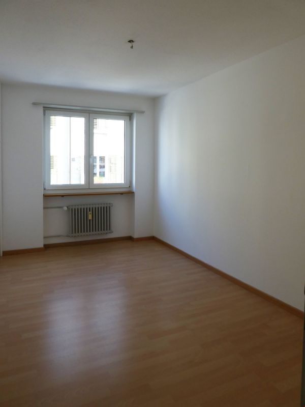 Schöne, renovierte 4½ Zi-Wohnung im 3.OG hili mit 2 Balkonen