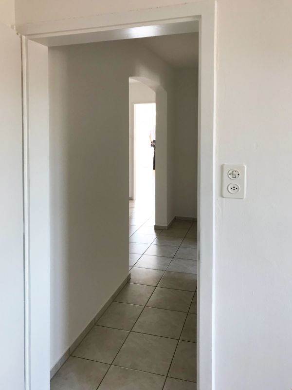 Schöne, renovierte 4½ Zi-Wohnung im 3.OG hili mit 2 Balkonen