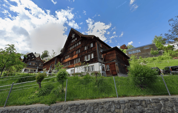 Ruhige 5½-Zimmer-Maisonette-Dachwohnung mit viel Charme an wunderschöner Lage 2