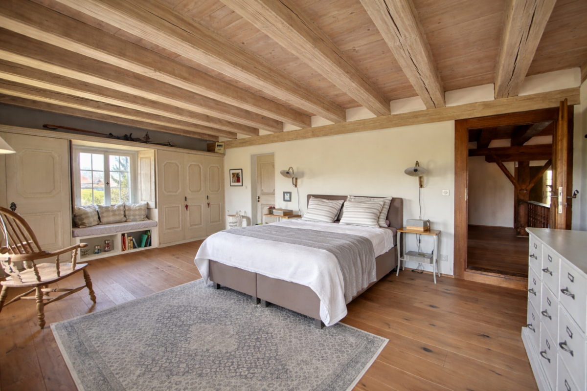 8.5-Zimmer-Landhaus mit Oekonomiegebäude: Eine Oase mit Charme, Seele und Geschichte!