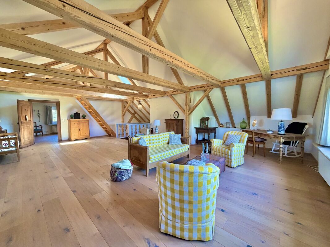 8.5-Zimmer-Landhaus mit Oekonomiegebäude: Eine Oase mit Charme, Seele und Geschichte!