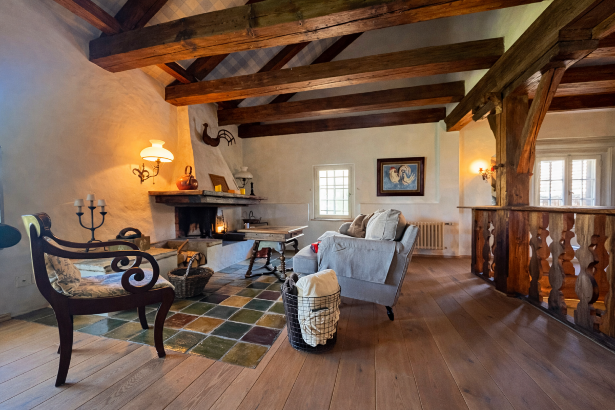 8.5-Zimmer-Landhaus mit Oekonomiegebäude: Eine Oase mit Charme, Seele und Geschichte!