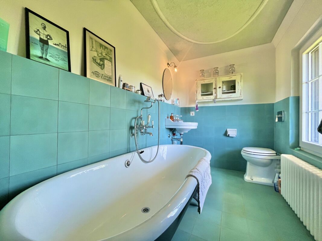 8.5-Zimmer-Landhaus mit Oekonomiegebäude: Eine Oase mit Charme, Seele und Geschichte!