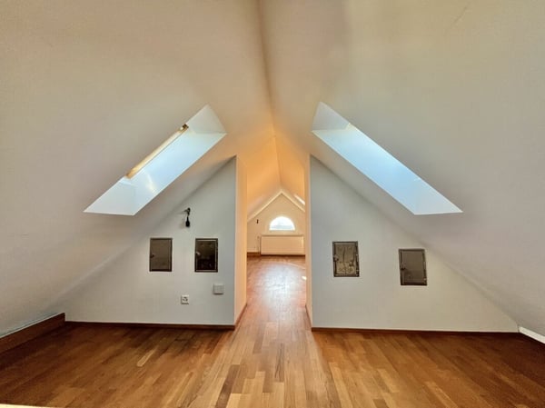 5.5-Zimmer-Dachmaisonettewohnung: grosszügige Wohnoase mit Stil, Charme und Charakter! 8