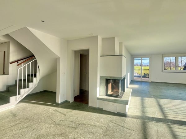 5.5-Zimmer-Dachmaisonettewohnung: grosszügige Wohnoase mit Stil, Charme und Charakter! 4