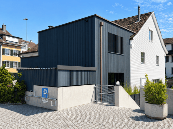 4.5-Zimmer-Wohnung mit Hauscharakter: einzigartiger Charme in unmittelbarer See- und Zentrumsnähe! 1