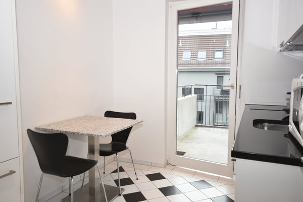 Charmantes 1,5-Zimmer-Wohnung mit Balkon im Seefeld-Bezirk von Zürich 3