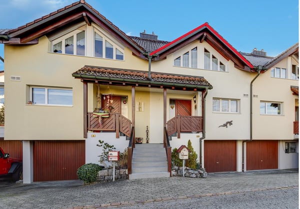 Charmantes 1.5-Zimmer-Reihenhaus in ruhiger Lage von Siebnen 1