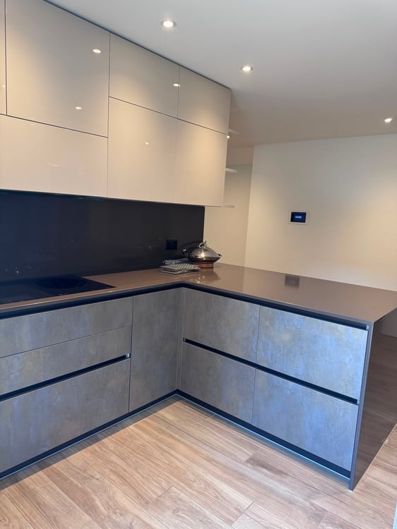 Komfortable 4-5 Zimmer-Gartenwohnung mit 32m2 Wintergarten in Wilen b. Wollerau 13
