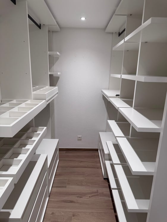 Komfortable 4-5 Zimmer-Gartenwohnung mit 32m2 Wintergarten in Wilen b. Wollerau 7