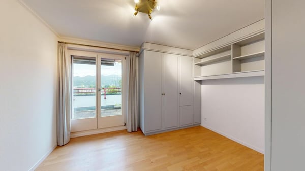 Imposante 5.5 Zimmer Maisonette-Wohnung 10