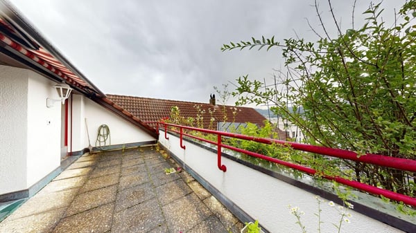 Imposante 5.5 Zimmer Maisonette-Wohnung 14