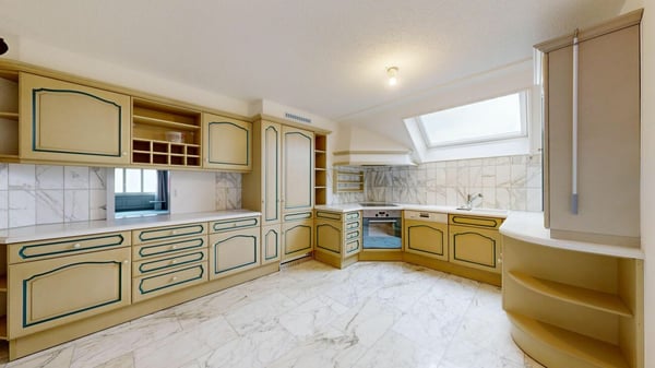 Imposante 5.5 Zimmer Maisonette-Wohnung 6