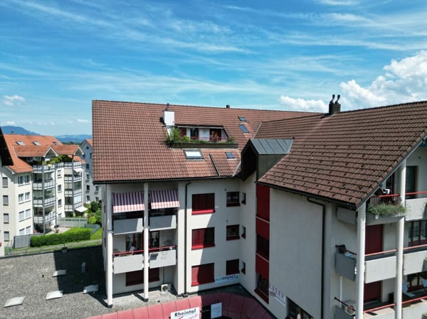 Imposante 5.5 Zimmer Maisonette-Wohnung 2
