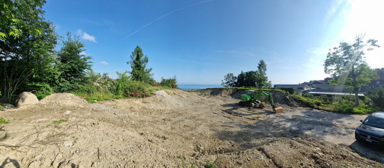 Exclusive building land in a green area with unobstructable lake view.