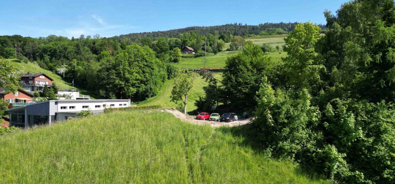 Exclusive building land in a green area with unobstructable lake view.