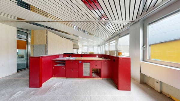 Einzigartige Gewerbeliegenschaft mit zwei 4.5 Zimmer Dachwohnungen 8