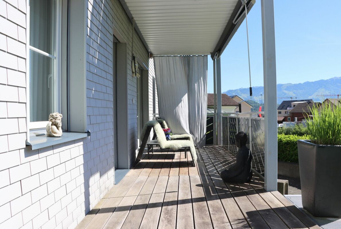 Traumhafte 6.5-Zimmer-Gartenwohnung in Reichenburg SZ