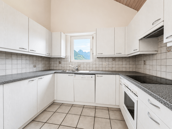 4.5-Zimmer-Dachwohnung in Niederurnen mit wunderschöner Weitsicht 3