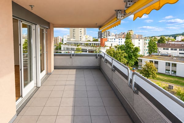 Sonnige Attikawohnung mit grosser Terrasse und Weitsicht im beliebten Zürich-Schwamendingen 5