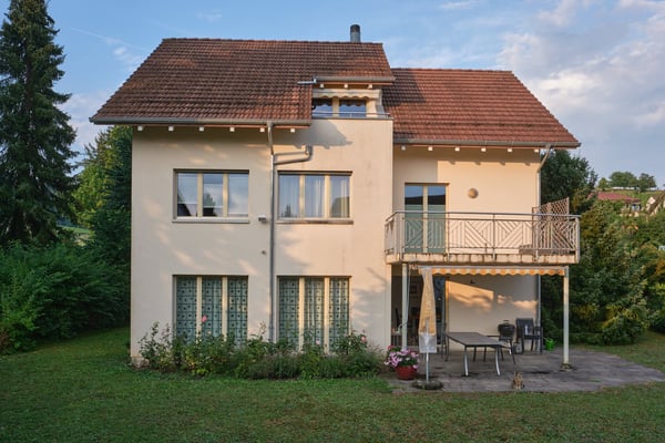 Charmantes, gepflegtes 7.5-Zimmer-Einfamilienhaus, freistehend, an ruhiger, schöner Lage in Rafz 3