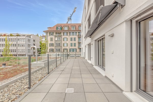 Exklusive 1.5-Zimmer-Eigentumswohnung mit Terrasse und Loggia 11