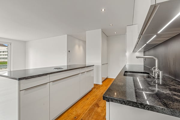 Exklusive 1.5-Zimmer-Eigentumswohnung mit Terrasse und Loggia 5