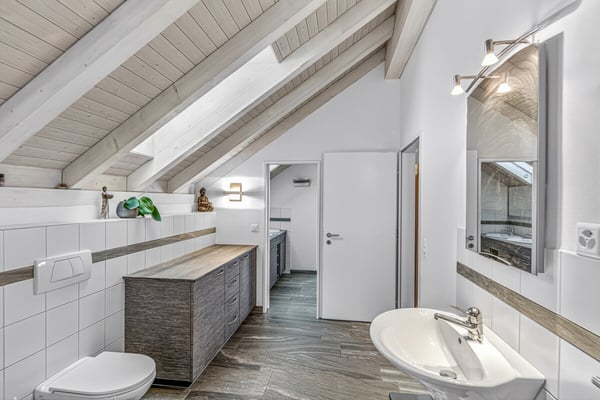 Traumhaftes 5 -Zimmer-Einfamilienhaus an erhöhter Süd-West-Hanglage! 6