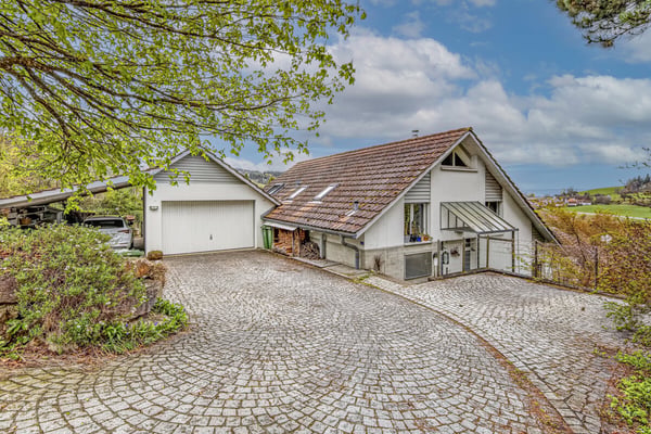 Traumhaftes 5 -Zimmer-Einfamilienhaus an erhöhter Süd-West-Hanglage! 3