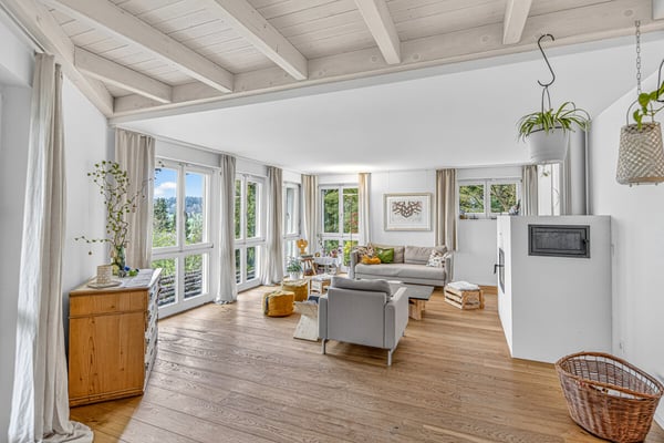 Traumhaftes 5 -Zimmer-Einfamilienhaus an erhöhter Süd-West-Hanglage! 10