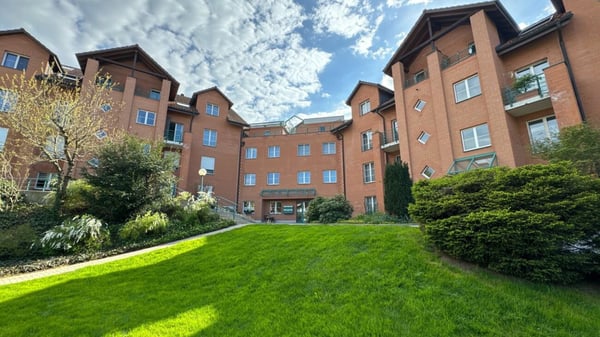 charmante 1.5 Zi.-Maisonette-Dachwohnung in gepflegter Wohnlage 1