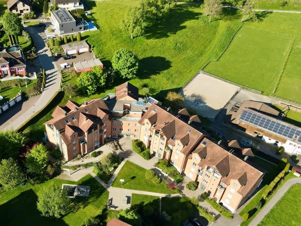 charmante 1.5 Zi.-Maisonette-Dachwohnung in gepflegter Wohnlage 3